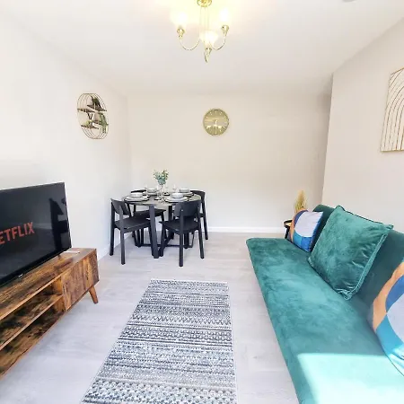 Comfortable 4-Bed House With 3 Bathrooms, Free Parking! Cambridge  Exterior photo