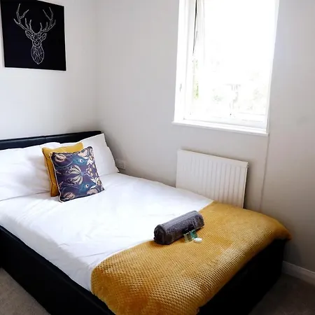 Comfortable 4-Bed House With 3 Bathrooms, Free Parking! Cambridge  Exterior photo