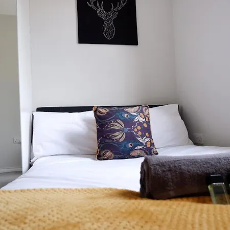 Comfortable 4-Bed House With 3 Bathrooms, Free Parking! Cambridge  Exterior photo